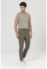 Pantaloni texturati cu croiala regular-fit si snur in talie - Kaki