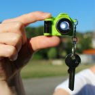 Breloc Aparat Foto cu Sunet și Lumină LED – Giftspot.ro