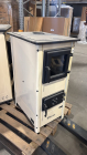 PRODUS NOU RESIGILAT SAU USOR LOVIT DAR IN PERFECTA STARE DE FUNCTIONARE 26216 !!! Semineu cu plita din fonta Fiama SD HERA pe lemnebrichete si carbune putere 6 kW culoare crem – Fornello.ro