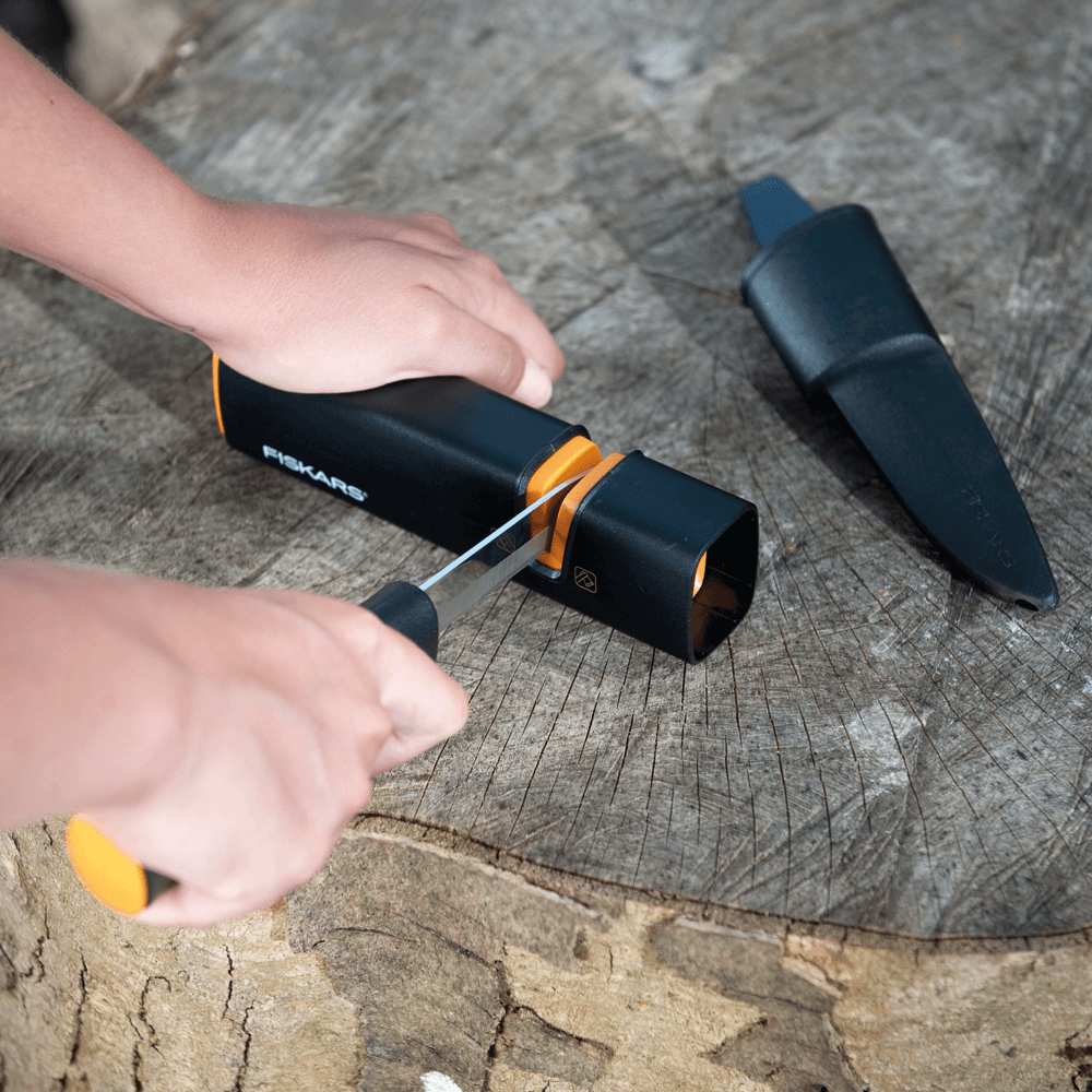 Oferte la Cutit utilitar Fiskars K40, 218 mm, 70 g, inox
