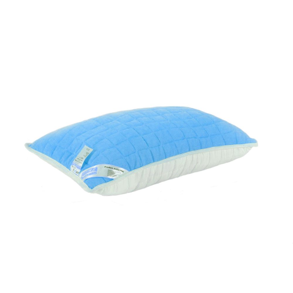 Oferte la Perna matlasata 4 anotimpuri pentru dormit, antialergica, fibre de poliester siliconizat + bumbac + microfibra, albastru/alb, 50 x 70 cm 