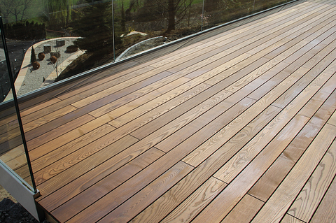 Oferte la Podele terasa (decking)  frasin thermo  neted  1000-2800x100x21mm