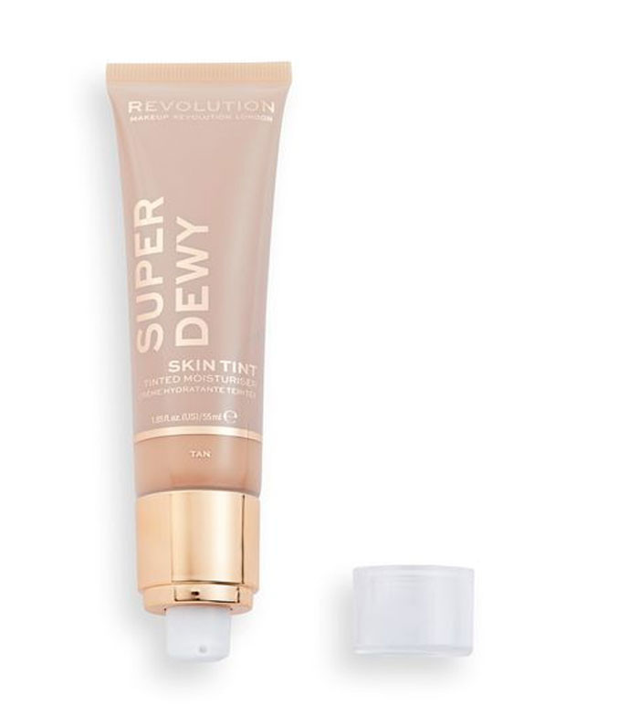 Oferte la Crema colorata Makeup Revolution Super Dewy (Concentratie: Crema pentru fata, Culoare produse: Tan, Gramaj: 55 ml)