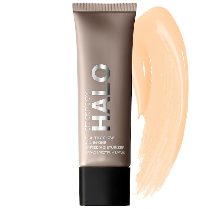 Oferte la Crema hidratanta colorata, cu efect de iluminare Smashbox Halo Healthy Glow All-In-One Spf25 (Concentratie: Crema, Gramaj: 40 ml, Culoare produse: Light Medium)