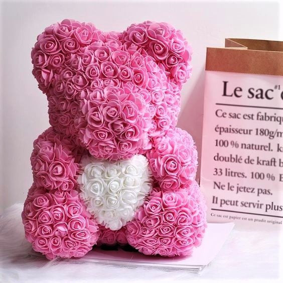 Oferte la Ursulet floral roz cu inima alba decorat manual cu trandafiri spuma 40 cm (TIP PRODUS: Aranjament floral)