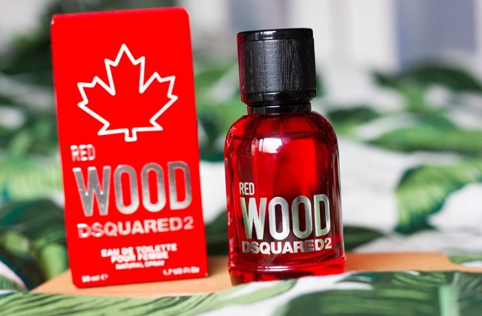 Oferte la Dsquared2 Red Wood, Apa de Toaleta, Femei (Concentratie: Apa de Toaleta, Gramaj: 50 ml)