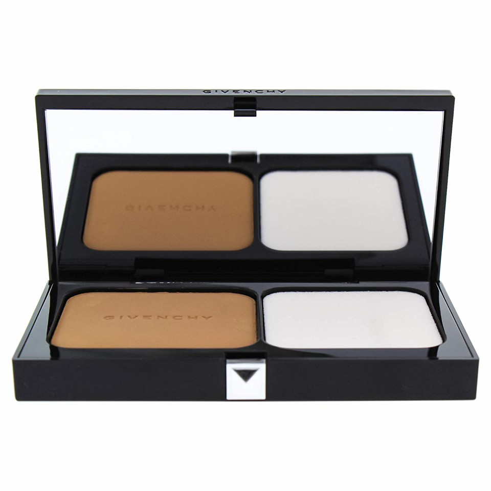 Oferte la Fond de ten compact Givenchy Matissime Velvet SPF 20 (Gramaj: 9 g, Nuanta fond de ten: No06)
