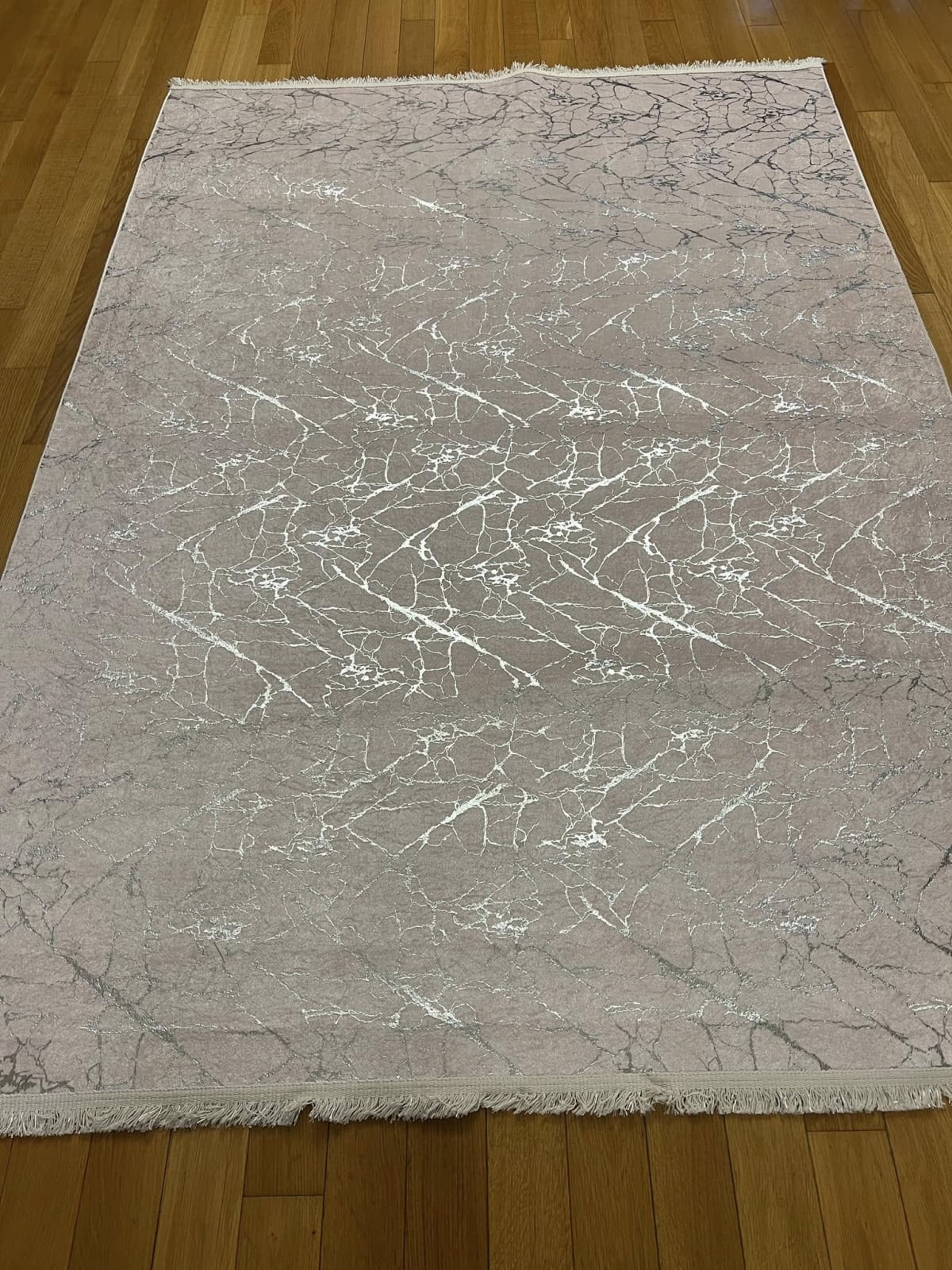 Oferte la COVOR 160 230 CM- NUANTA ROZ PAL CU REFLEXE ARGINTII