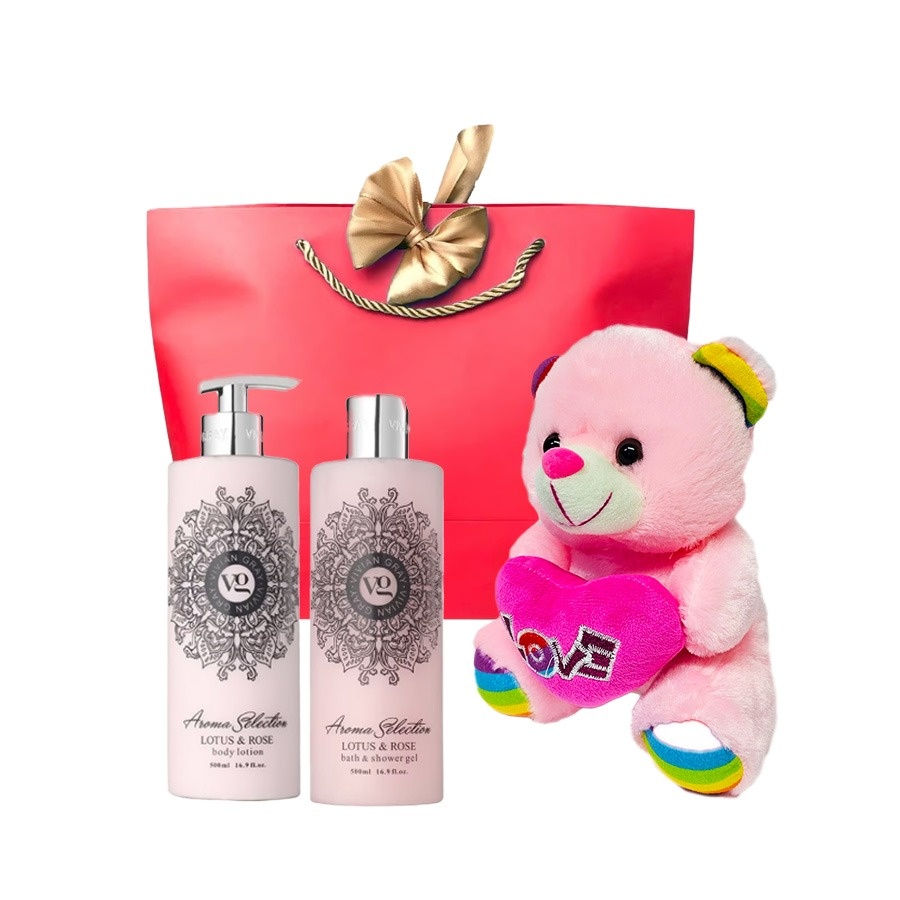 Oferte la Set Soft Embraces cu ursulet, lotiune corp si gel de dus in punga cu funda