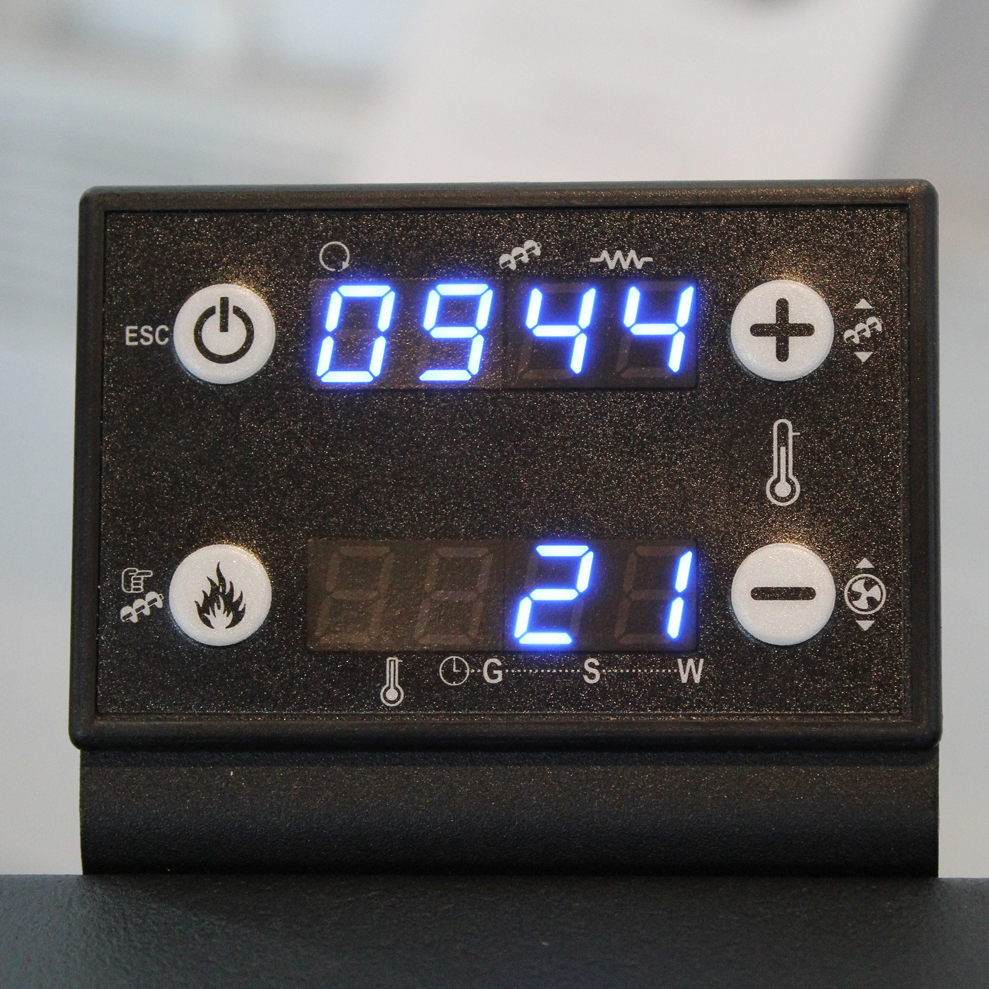 Pachet control de la distanta Termosemineu pe peleti Fornello Fiama Confort 25 kw  culoare Bordeaux complet echipat pentru incalzire Pompa Vas expansiune Automatizare Termostat ambiental Salus IT 500 Aspirator Cenusa si Kit evacuare 2.5 ml