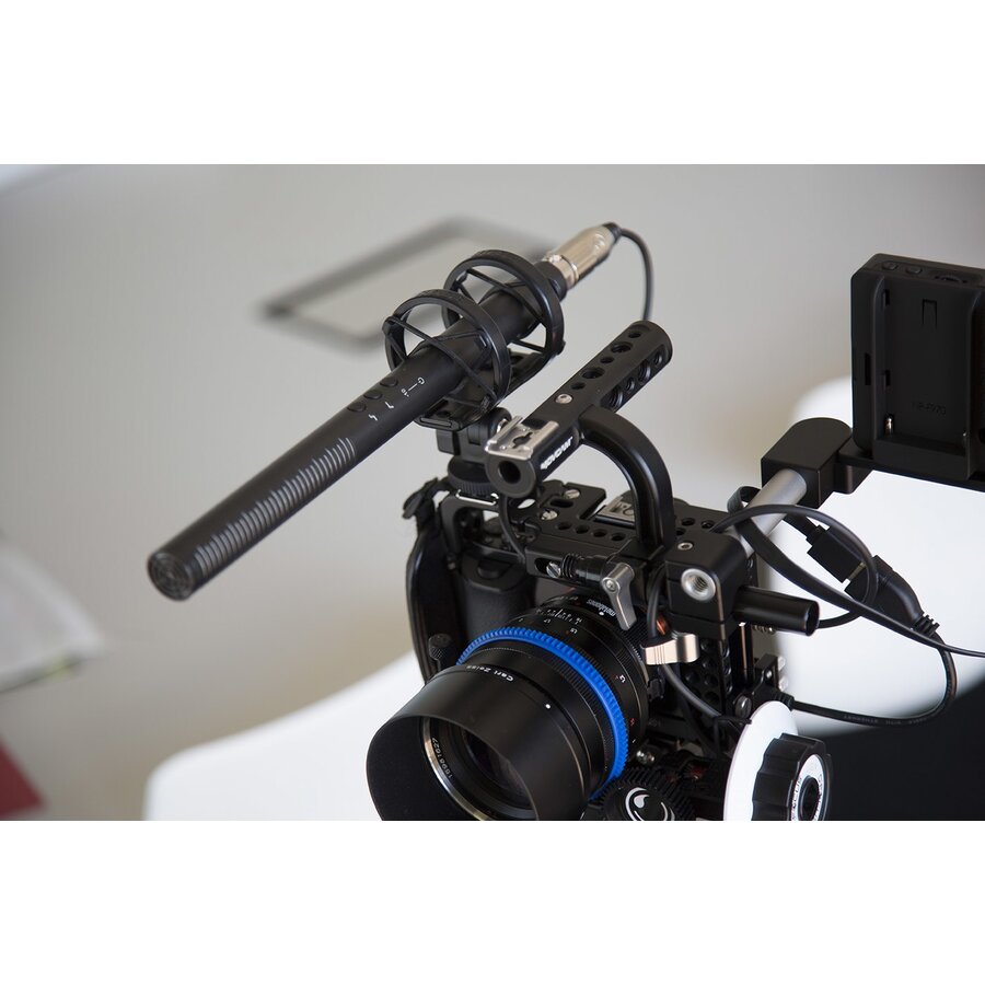 Oferte la Microfon Pentru Camera Digitala Supercardioid 1x Mini XLR 3pini 32dB 20 - 20000Hz 200Ω Negru