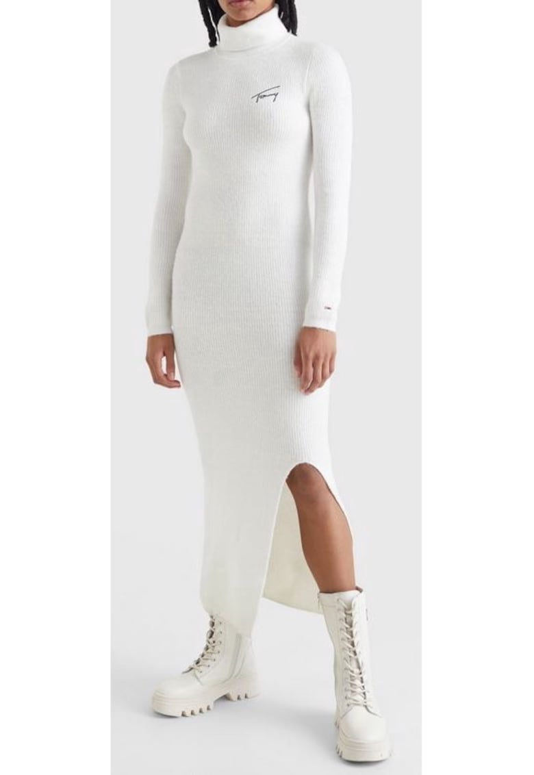 Rochie cu guler inalt si slit lateral -