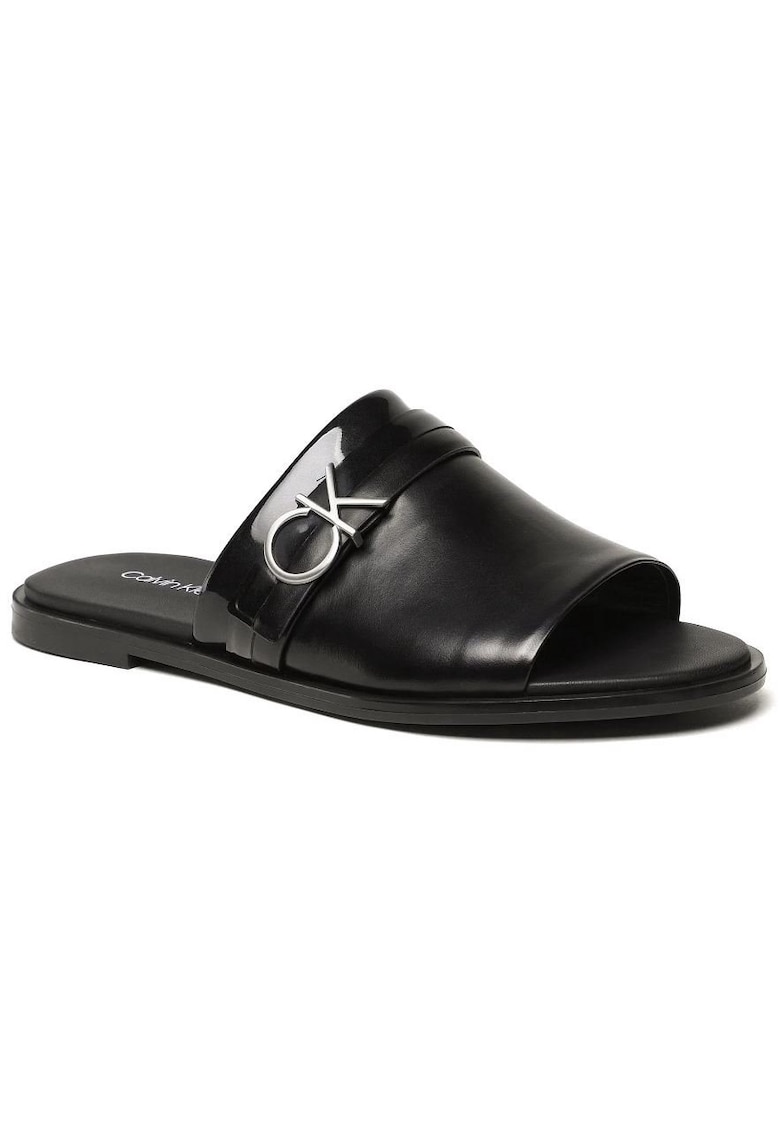 Oferte la Papuci din piele ecologica cu monograma metalica