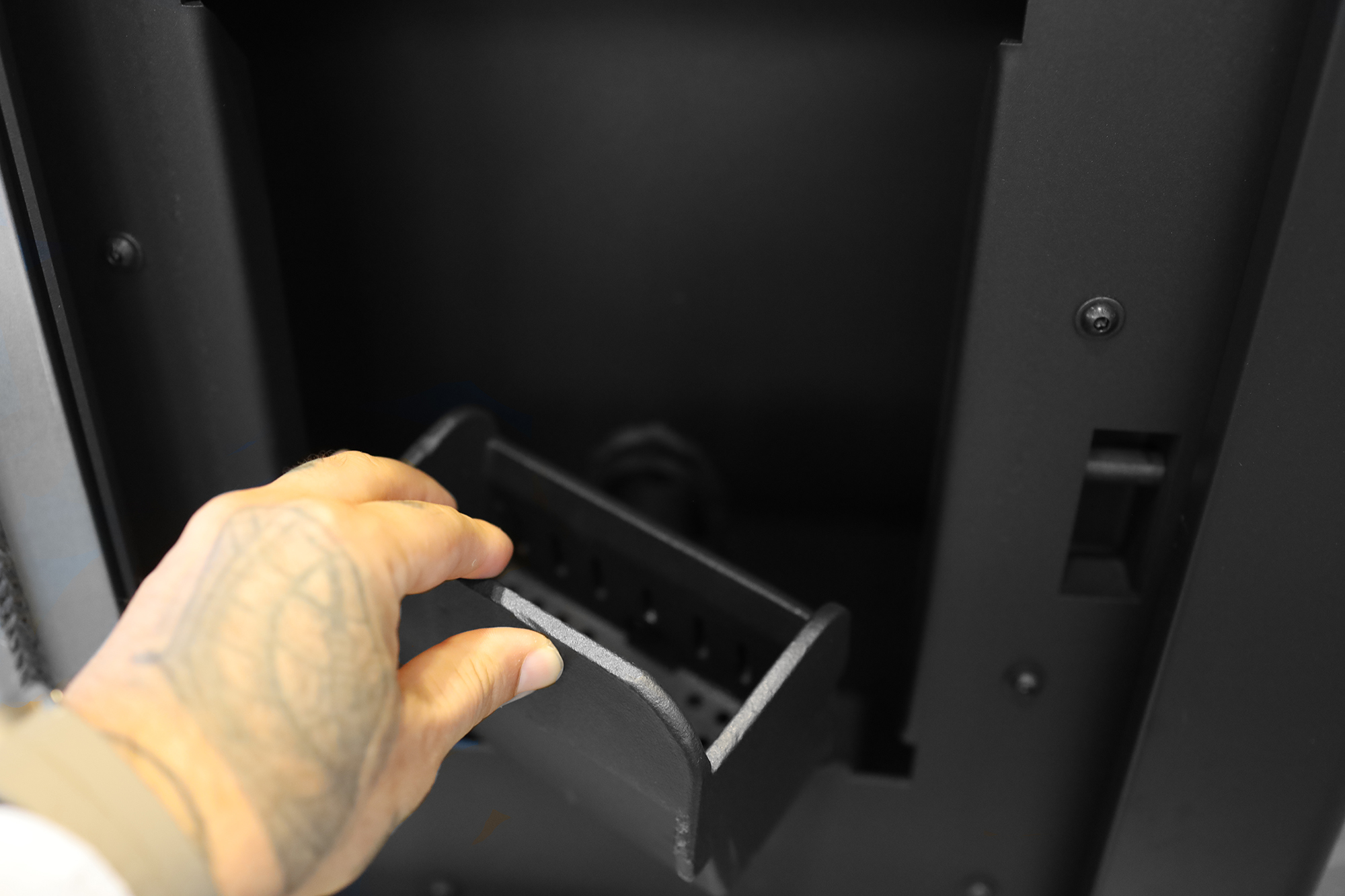 Pachet Termosemineu centrala pe peleti Fornello SERENA W25 25kw culoare Ivory complet echipat cu kit evacuare 2.5 ml Termostat Radio Comanda Computherm Q3 RF Aspirator Cenusa suprafata incalzita pana la 150 mp 22 Podea Ivory