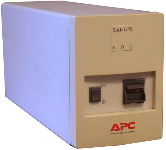 Oferte la UPS APC Back-UPS, 600I, 600 VA, Acumulatori Noi, 2 Ani Garantie, Refurbished