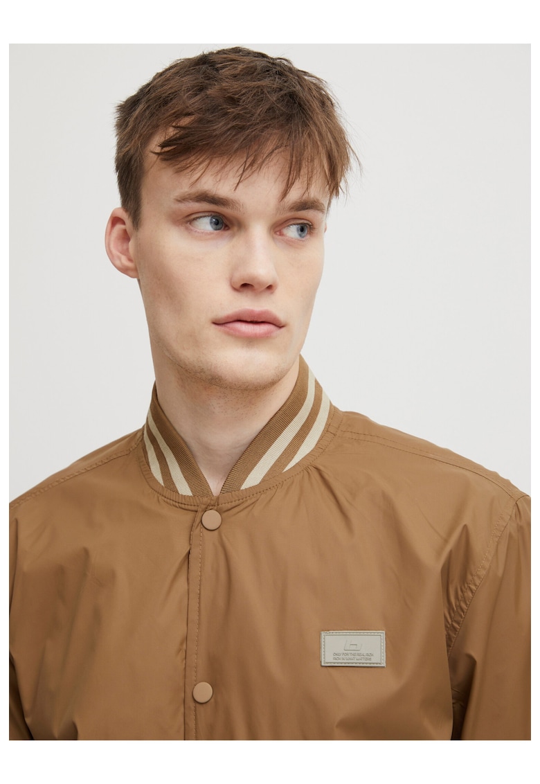 Oferte la Geaca barbati -  301872900 - Nylon - Maro - Maro