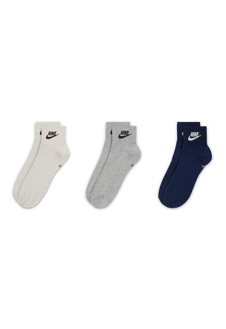 Oferte la Set de sosete scurte unisex cu logo Essential - 3 perechi - Gri/Grej/Bleumarin