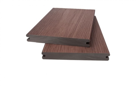 Oferte la Placa Deck Coextrudat  maro  o fata simpla  o fata 3D  profil plin cu rezistenta sporita  140x20mm  L 3800mm  60-420