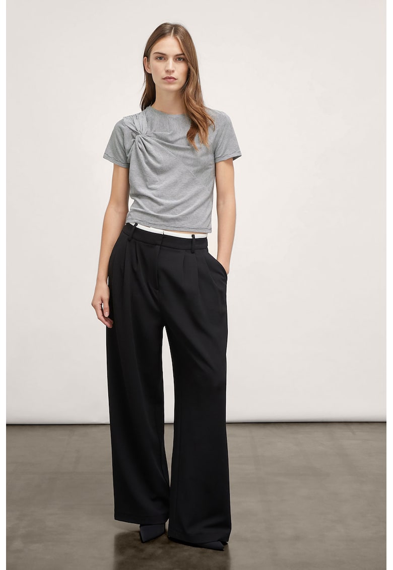 Oferte la Pantaloni cu croiala ampla si insertii contrastante - Negru/Alb murdar