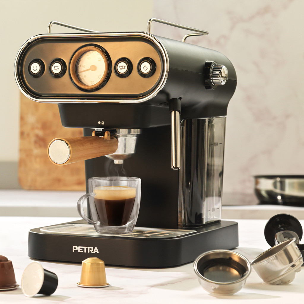 Oferte la Espressor model Petra PT5108VDEEU7 3-in-1 Cafetiera tip Barista, Expressor, Compatibil cu capsule si cafea macinata, Putere 1050 W 