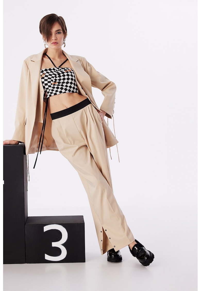 Oferte la Sacou cu model uni si nasturi - Bej