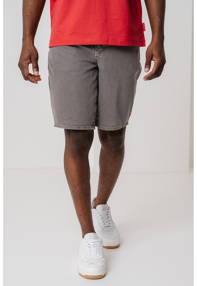 Oferte la Blugi scurti slim fit - Gri