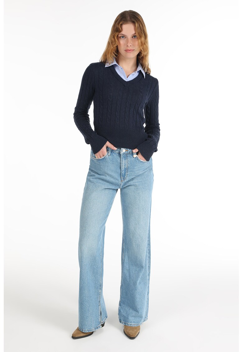 Pulover slim-fit cu guler mock si model torsade - Albastru ultramarin