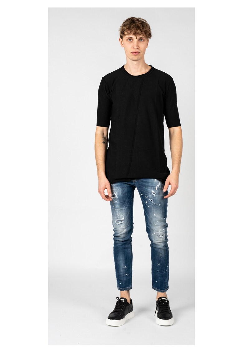 Oferte la Tricou uni cu decolteu la baza gatului -