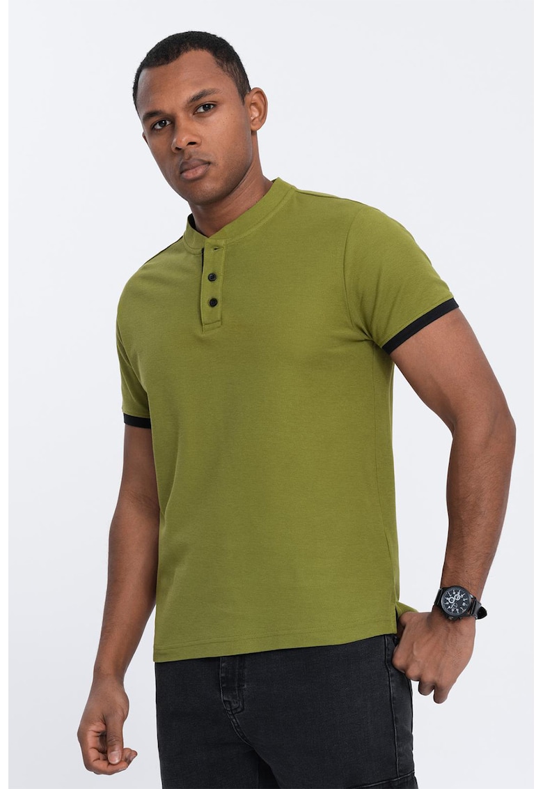 Oferte la Tricou de bumbac cu fenta cu nasturi - Verde masliniu