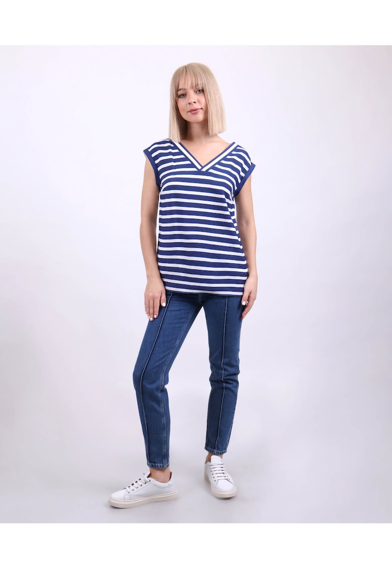 Oferte la Tricou cu decolteu in V si dungi