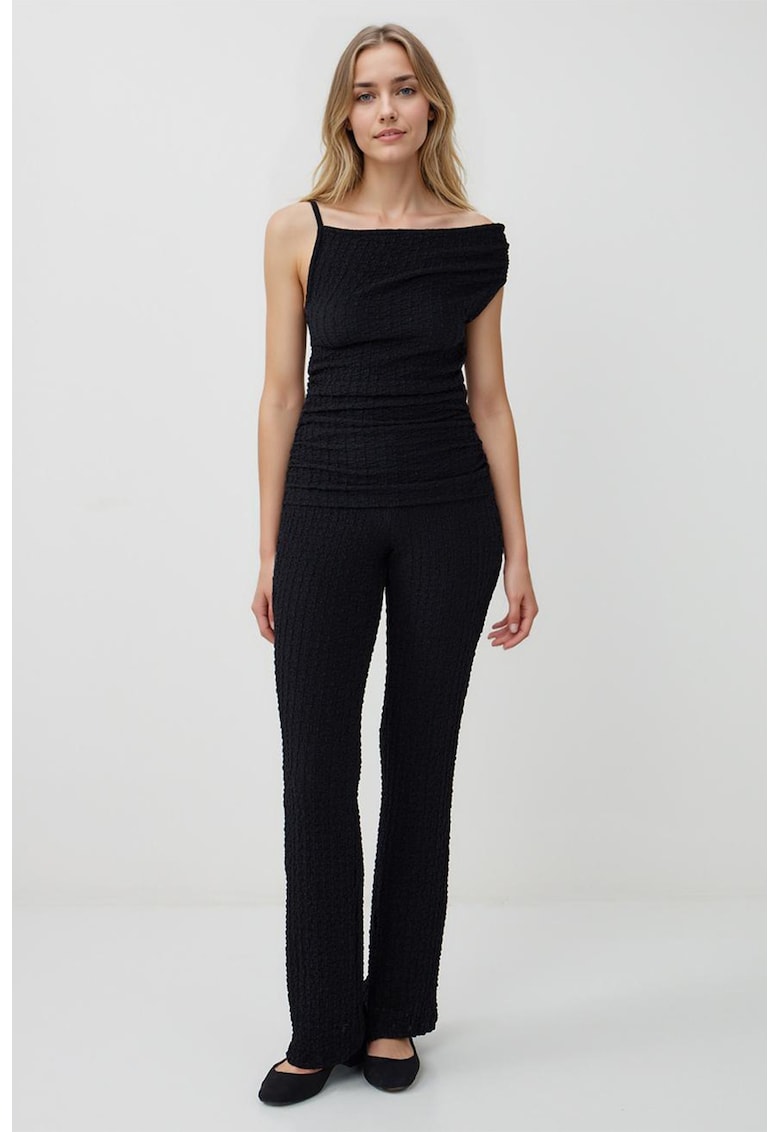 Oferte la Pantaloni drepti texturati - Negru