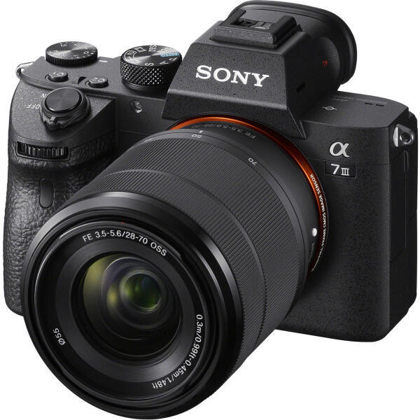 Oferte la Aparat Foto Sony Alpha 7 III (Obiectiv 28-70mm Oss)