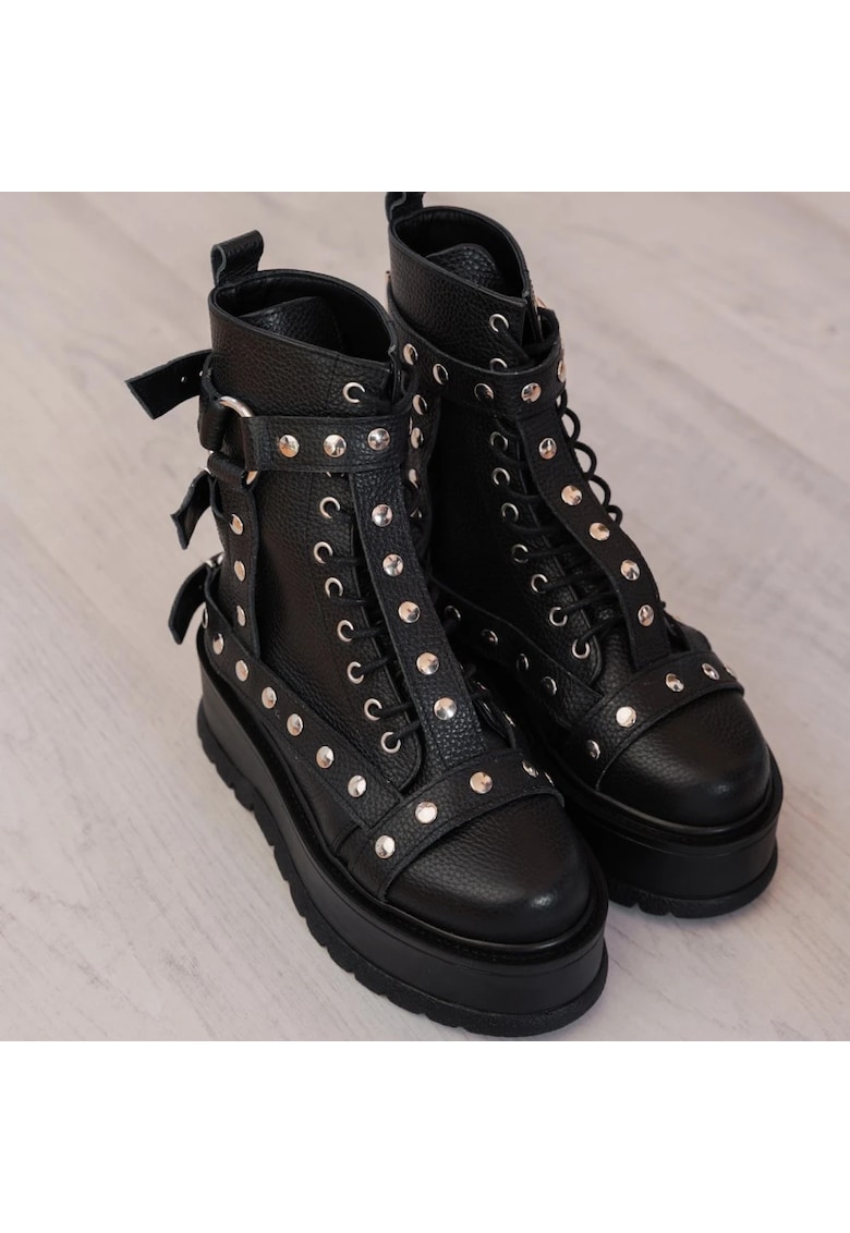 Oferte la Ghete din piele cu nituri Blackout
