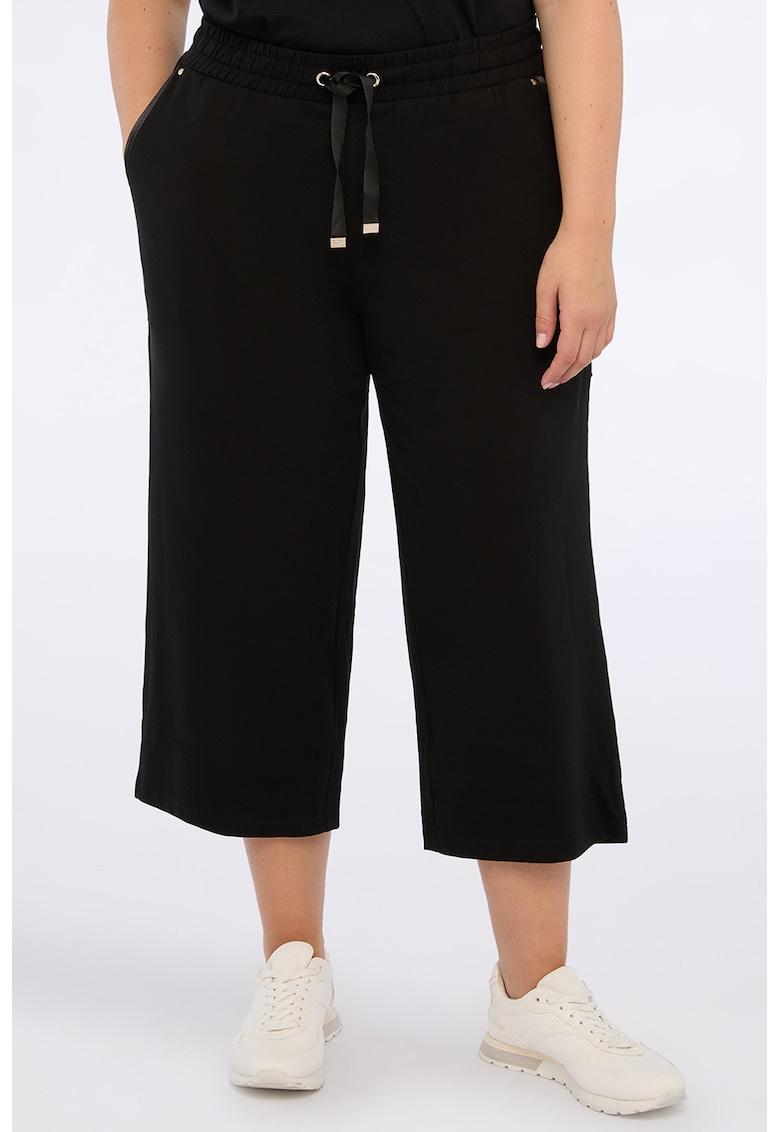 Oferte la Pantaloni crop si snur - Negru