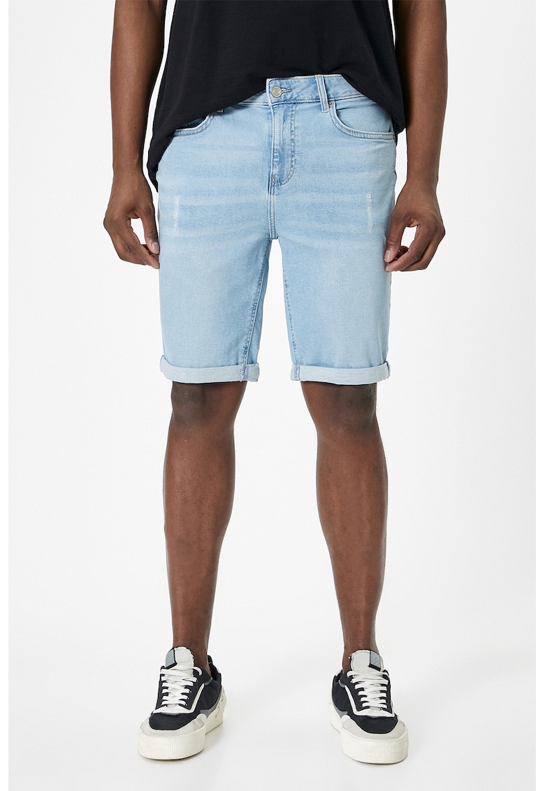 Oferte la Blugi scurti slim fit - Albastru deschis