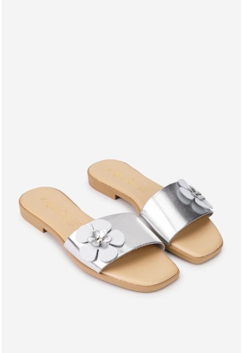 Oferte la Papuci dama argintii din piele naturala cu floare