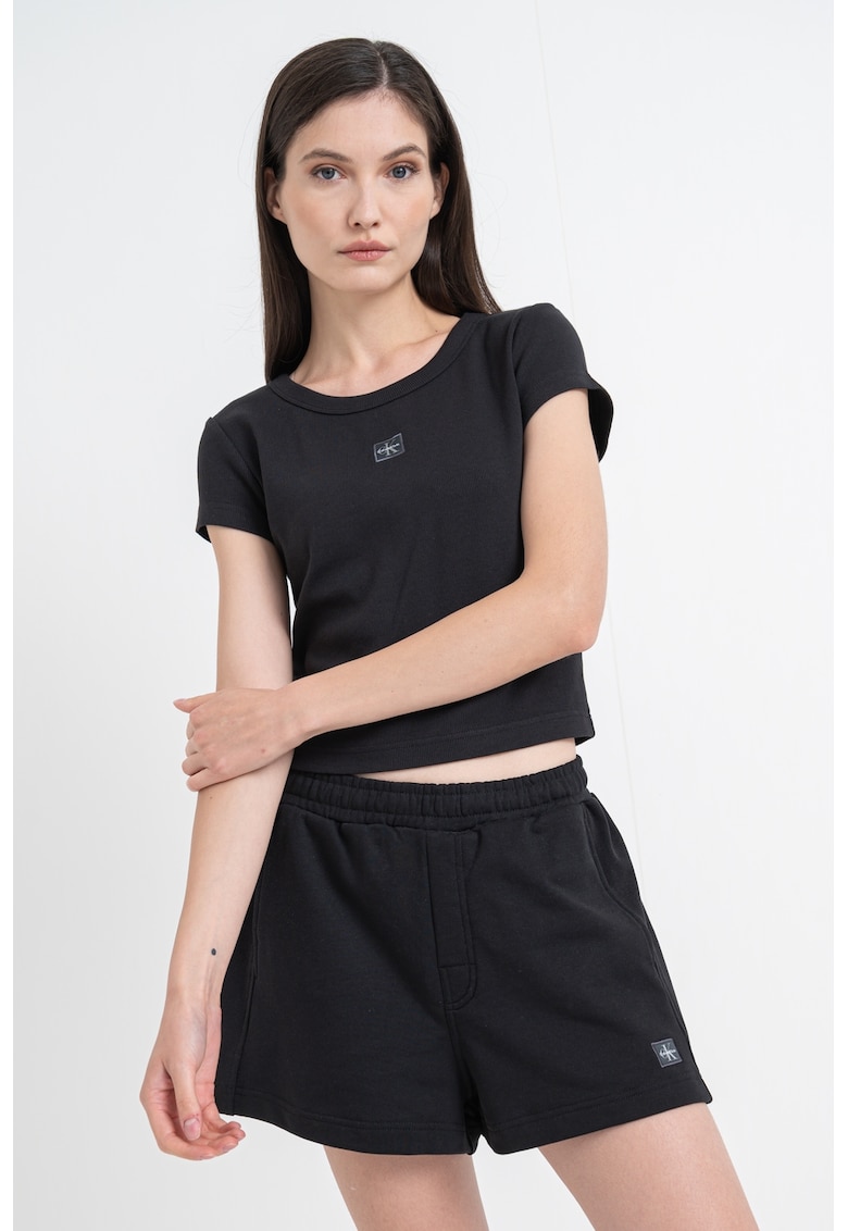 Oferte la Tricou crop cu croiala slim fit - Negru