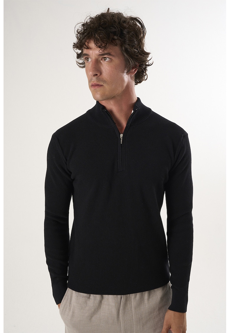 Oferte la Pulover slim-fit cu fenta cu fermoar - Negru