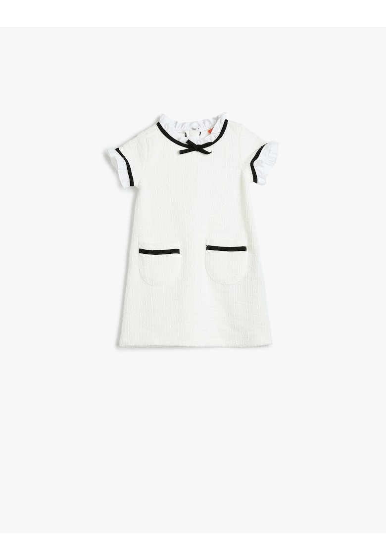 Oferte la Rochie cu croiala dreapta - dungi contrastante si funda