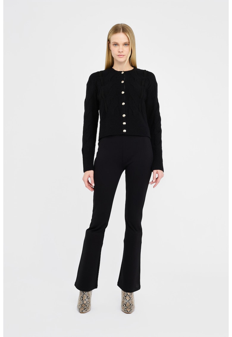 Oferte la Pantaloni evazati cu detaliu cu logo metalic pe partea din spate - Negru