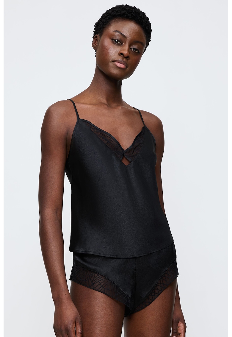 Oferte la Top de pijama cu aspect satinat si insertii din dantela - Negru