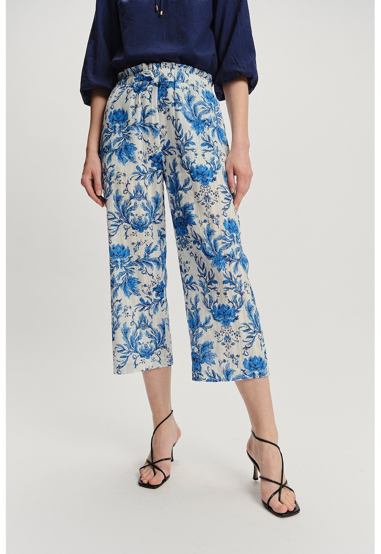 Oferte la Pantaloni crop cu design floral - Alb fildes/Albastru