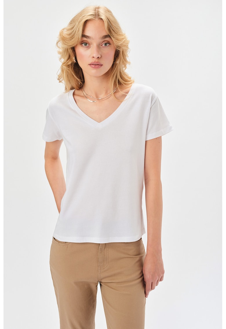 Oferte la Tricou de bumbac cu decolteu in V - Alb optic