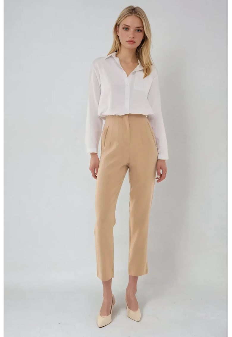 Oferte la Pantaloni capri slim fit