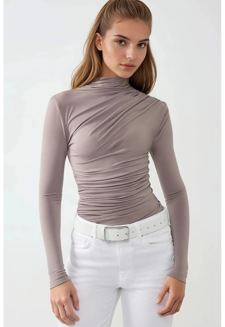 Oferte la Bluza dama -  guler inalt - poliester/elastan - maro