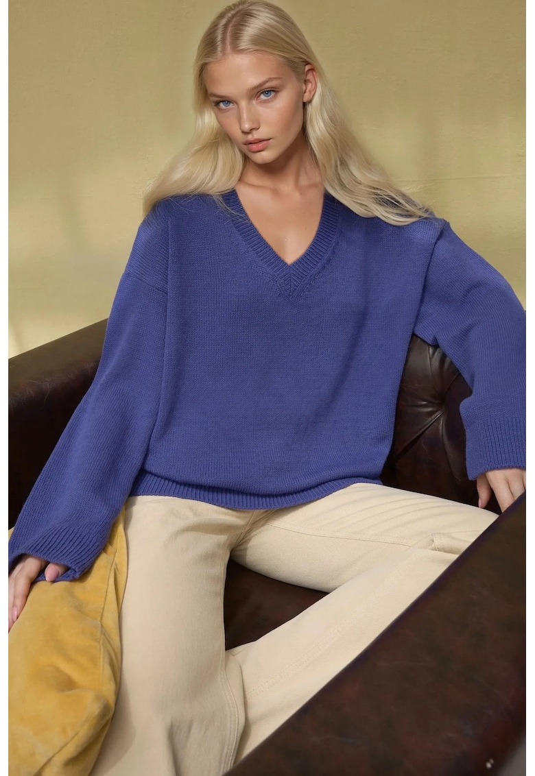 Oferte la Pulover dama -  tricotat gros - decolteu in V - albastru lavanda - tricot