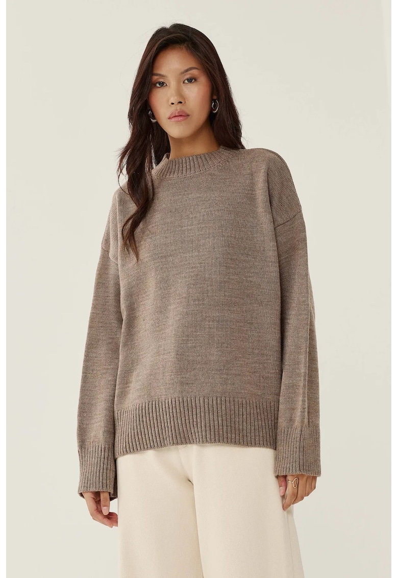 Oferte la Pulover dama  guler rotund - confortabil - maro - tricot
