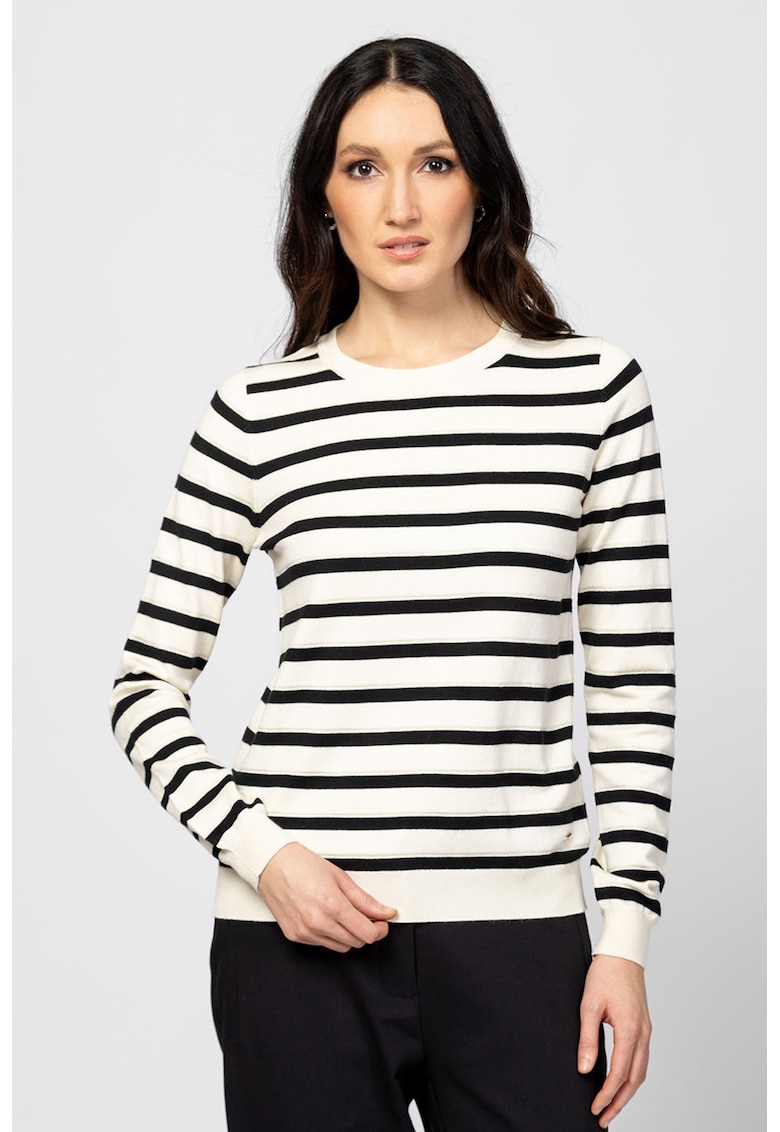 Oferte la Pulover cu decolteu rotund si model in dungi - Alb fildes/Negru