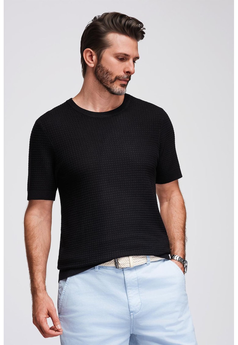 Oferte la Tricou tricotat cu decolteu la baza gatului - Negru