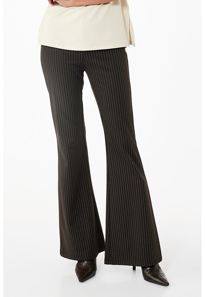 Oferte la Pantaloni evazati in dungi - Alb/Maro inchis